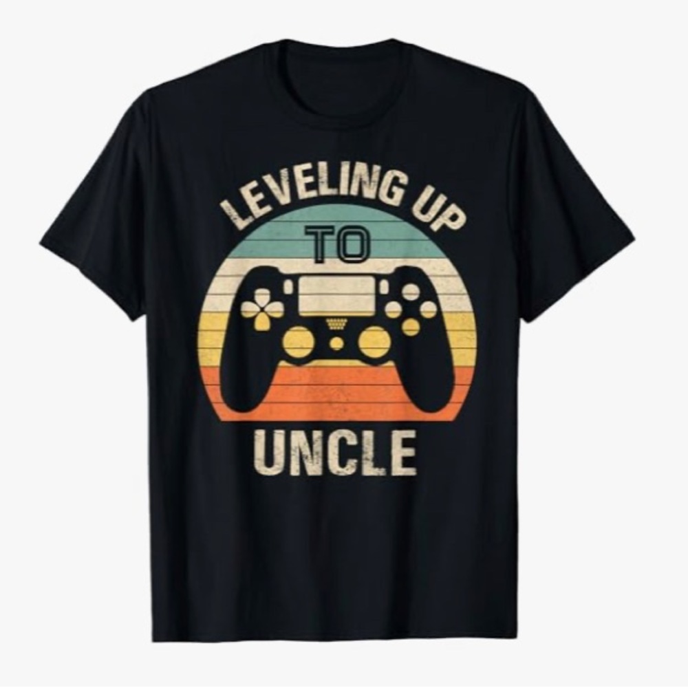 Leveling up to Uncle video gamer vintage look T-Shirt: Men’s Size Medium